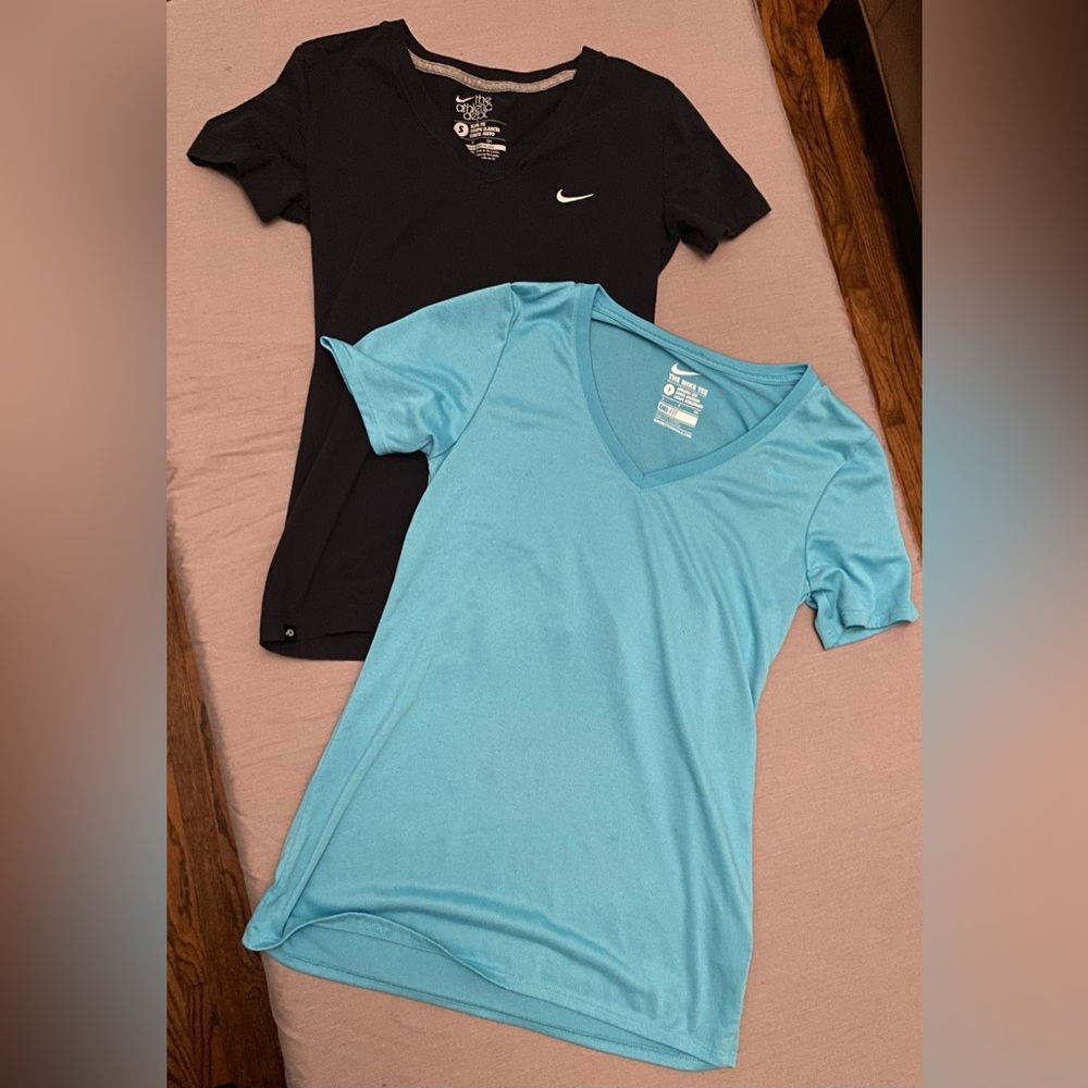 2 Nike shirts size small